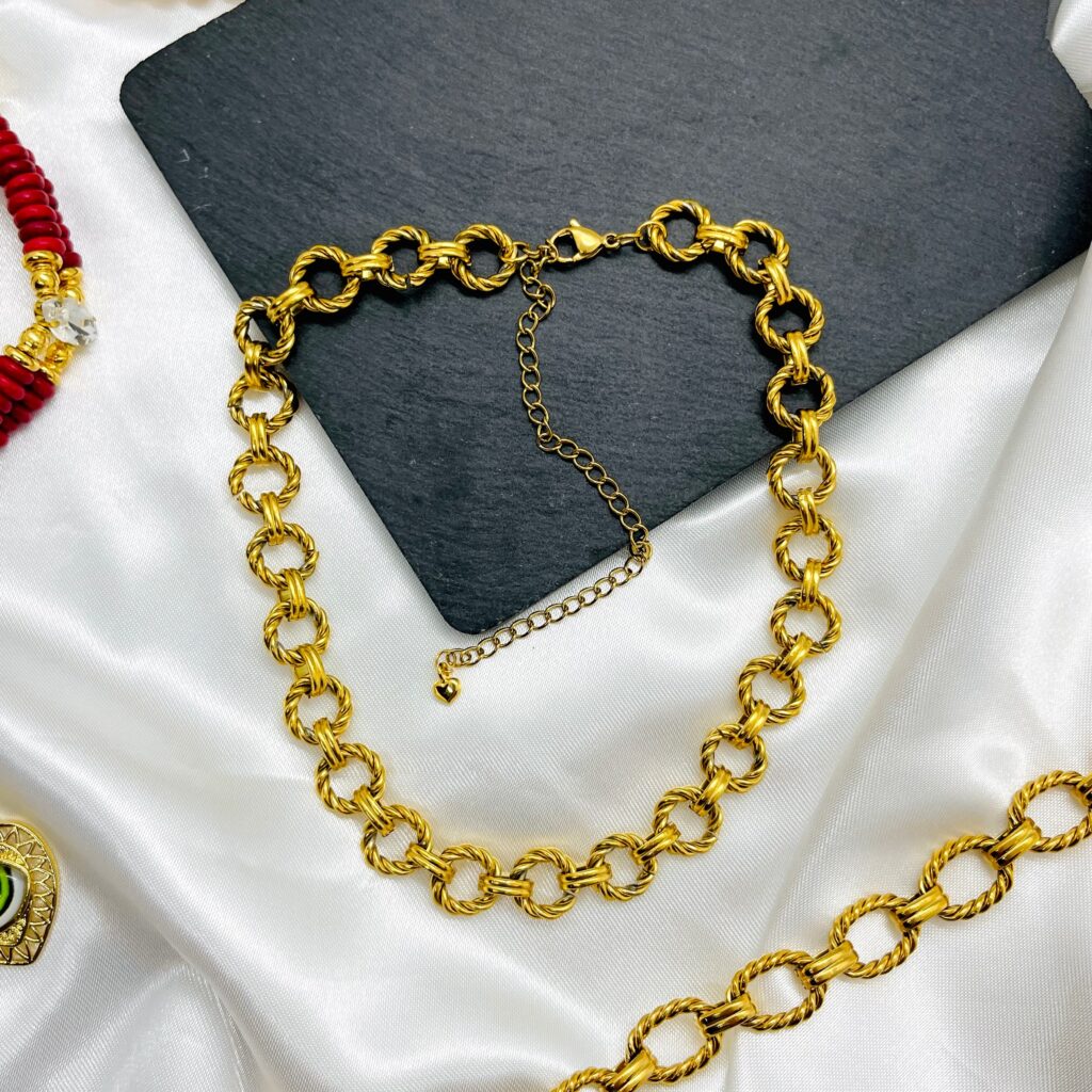 Freya Choker